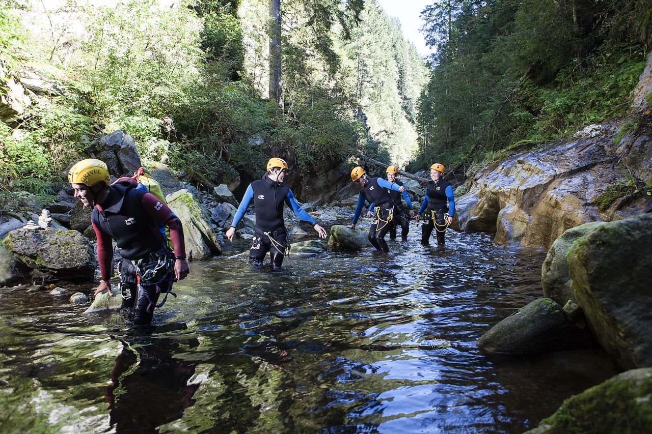 Groß (za_canyoning_durch_bach (1))