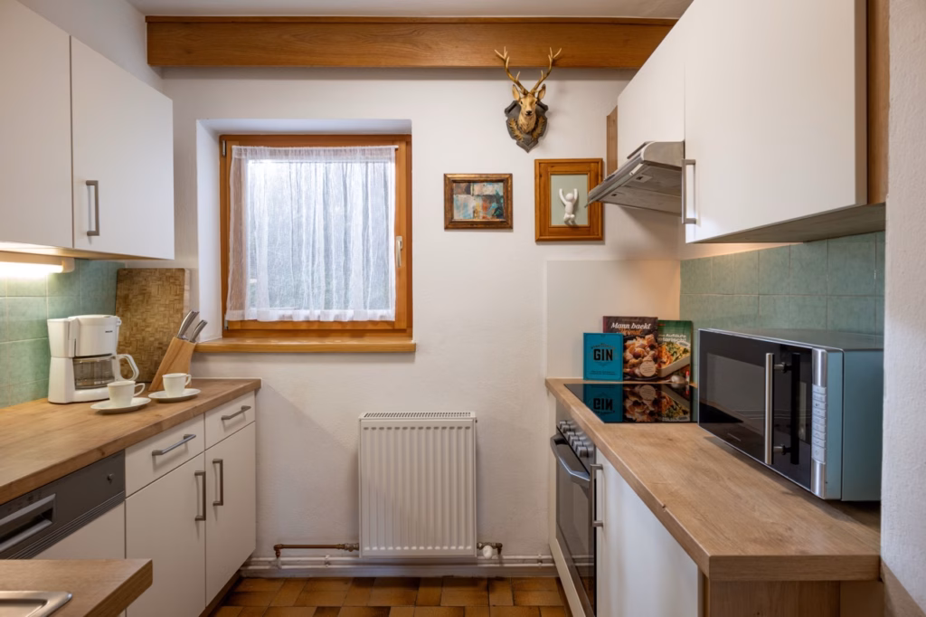Groß (Emmas_Almchalet_Hochkrimml_39_Koenigsleiten_Dabernig_Appartement_EG_Kueche)