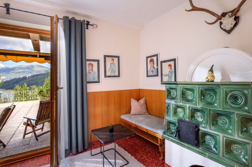 Groß (Emmas_Almchalet_Hochkrimml_39_Koenigsleiten_Dabernig_Appartement_EG_Schlafzimmer_5)